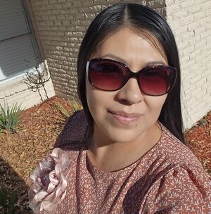 Meet your Posher, Deyanira